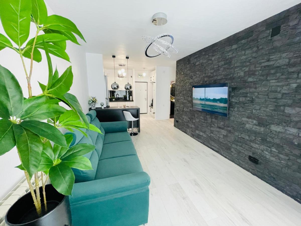 Apartment Aici Te Simti Ca Acasa 2 *